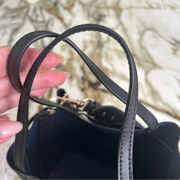 Tory Burch Black Leather Shoulder Bag - Picture 5 of 13